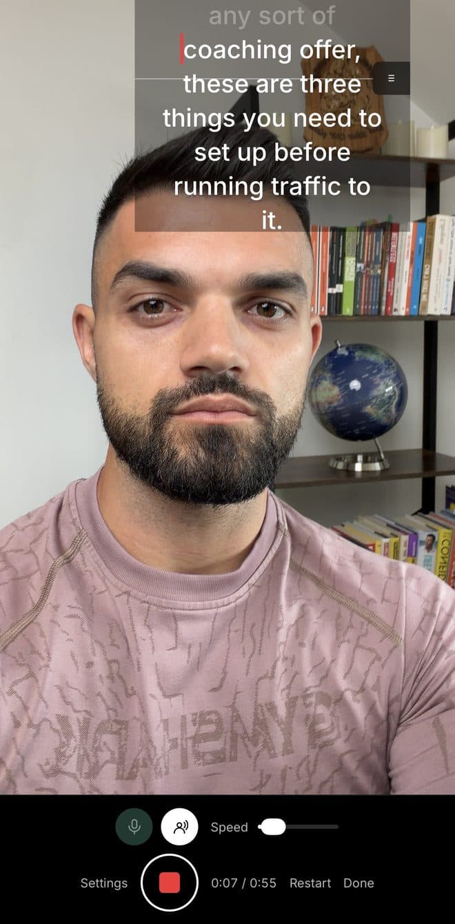 Proven Format teleprompter: the script scrolling over the front camera while recording, following the speaker's voice, with a speed control and a running timer